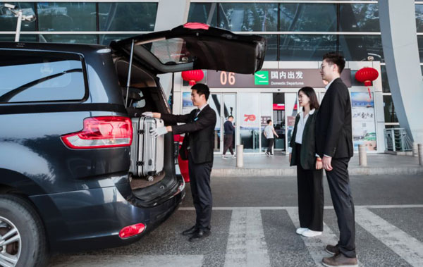 （深圳機(jī)場(chǎng)接送專車）深圳寶安機(jī)場(chǎng)的搬運(yùn)工